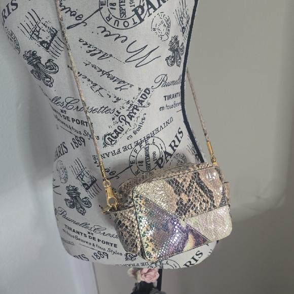 Stella McCartney Handbags - Stella McCartney Faux-Snakeskin Irredesent Camera/Crossbody (EUC)(RARE)(COA)🤍✨️
